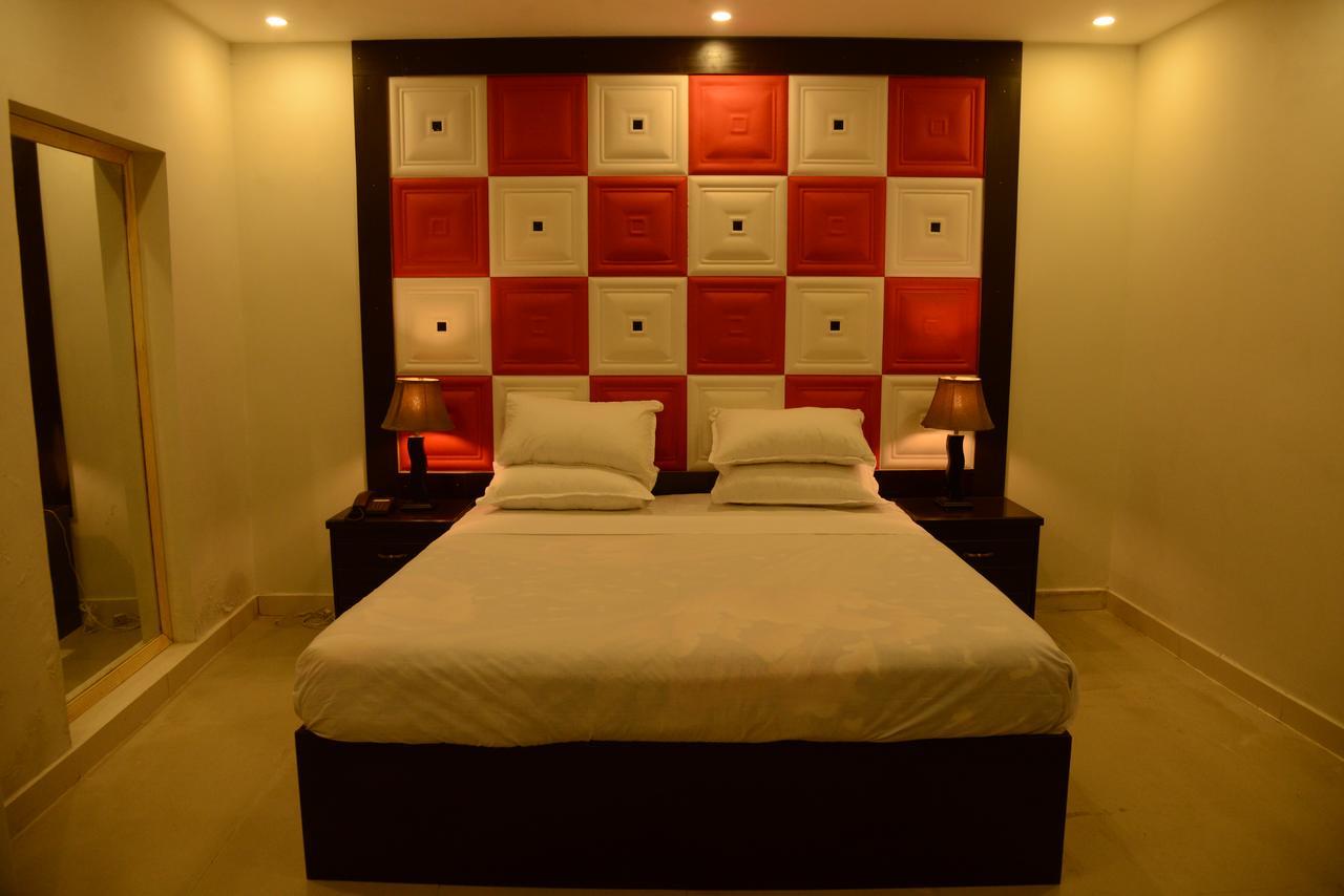 Gulberg Continental Hotel Lahaur Zewnętrze zdjęcie