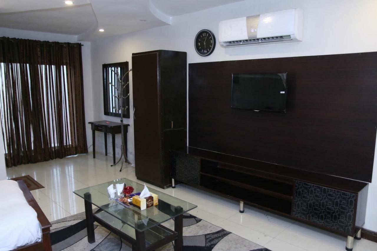 Gulberg Continental Hotel Lahaur Zewnętrze zdjęcie