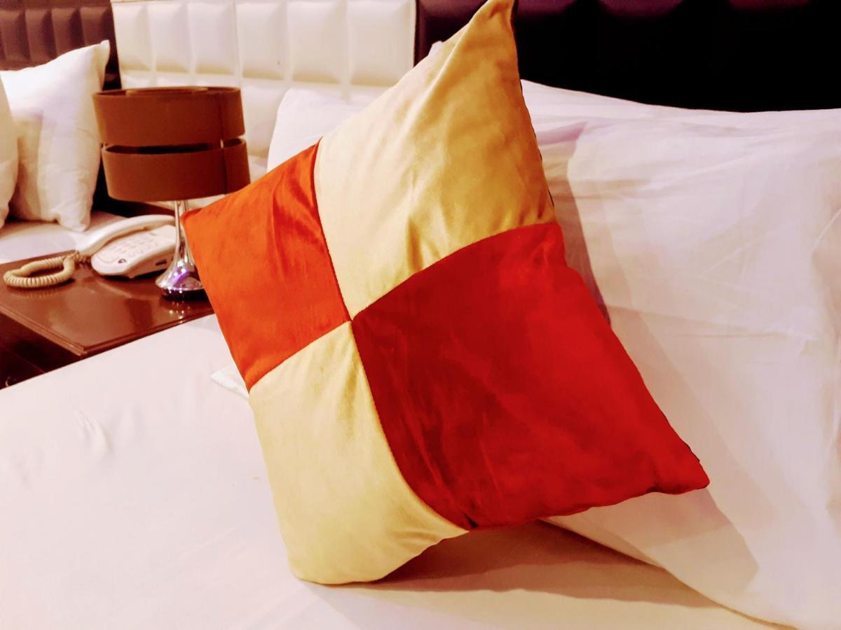 Gulberg Continental Hotel Lahaur Zewnętrze zdjęcie