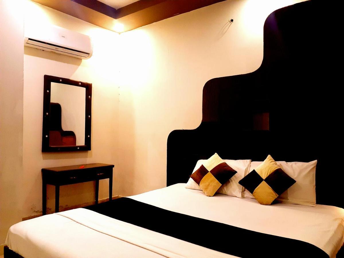 Gulberg Continental Hotel Lahaur Zewnętrze zdjęcie